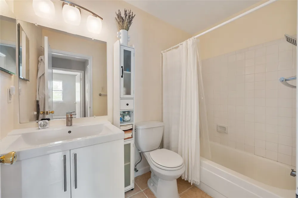 5616 Emerald Forest Drive #111 Austin, TX 78745