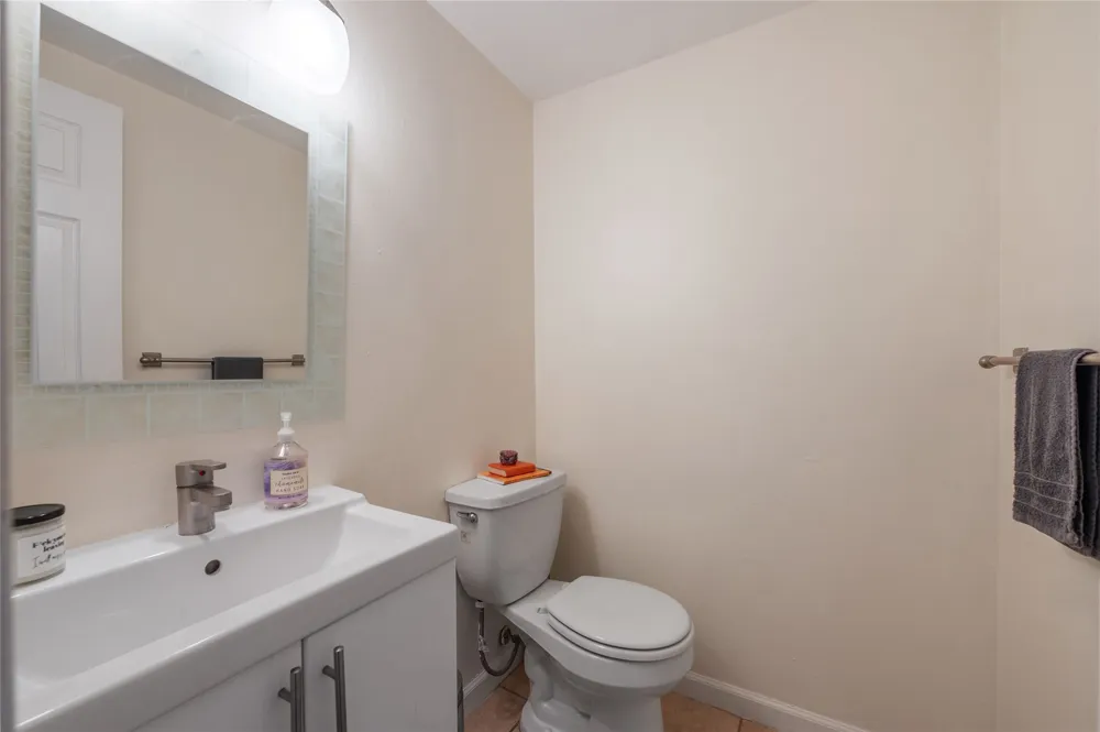 5616 Emerald Forest Drive #111 Austin, TX 78745