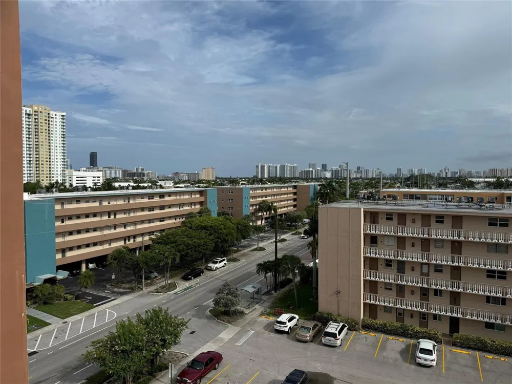 301 NE 14TH AVENUE #708 Hallandale Beach, FL 33009