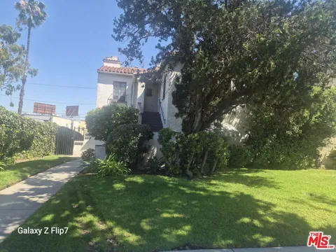 4426 S Victoria Avenue