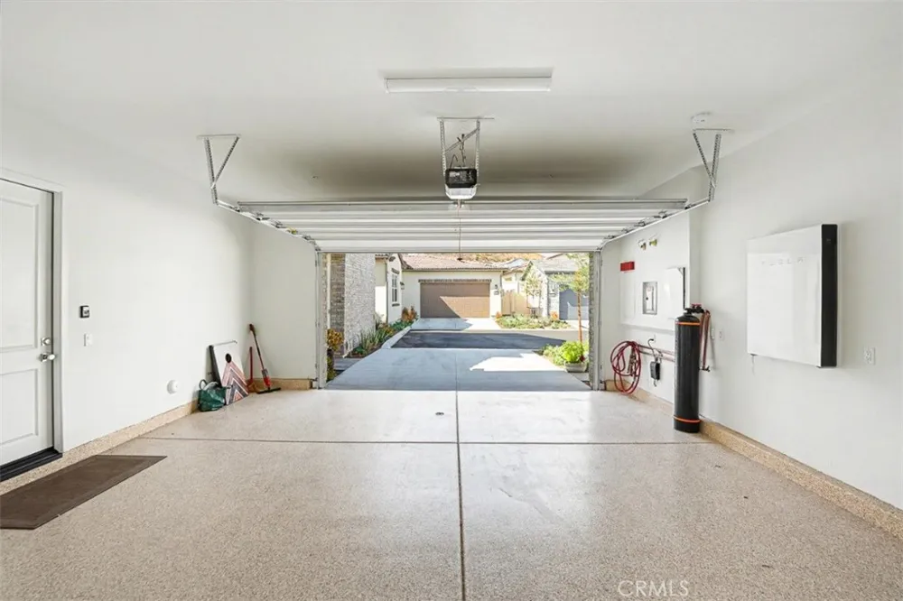 29423 Camino Surfeo Valencia, CA 91354
