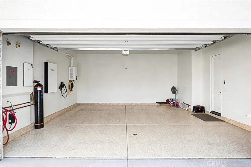 29423 Camino Surfeo Valencia, CA 91354