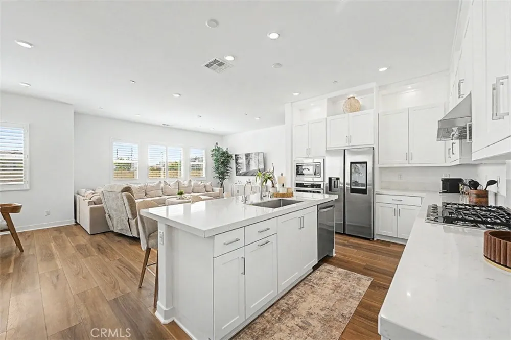 29423 Camino Surfeo Valencia, CA 91354