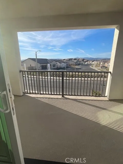 29423 Camino Surfeo Valencia, CA 91354