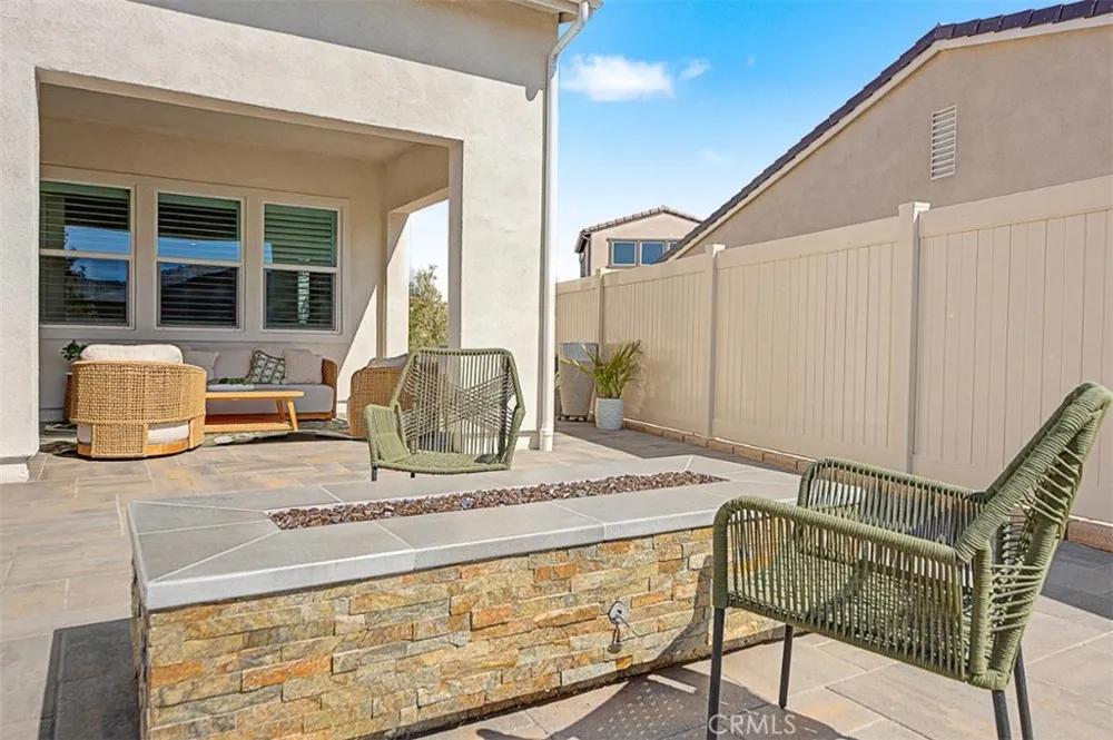 29423 Camino Surfeo Valencia, CA 91354