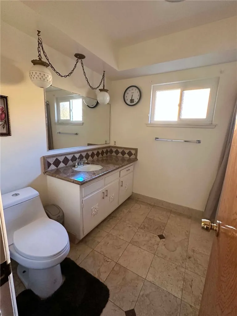 17458 Fontlee Lane Fontana, CA 92335