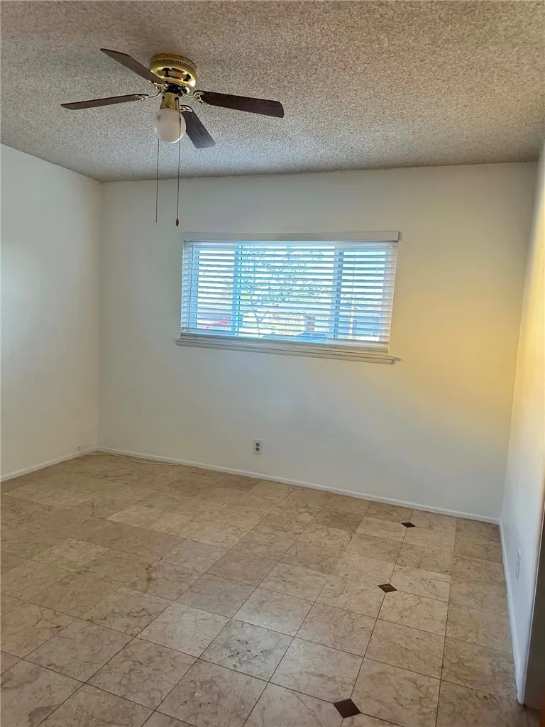 17458 Fontlee Lane Fontana, CA 92335