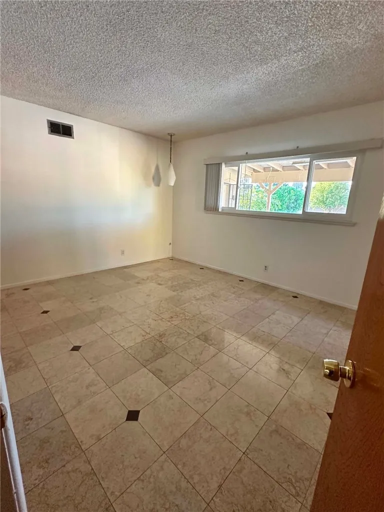 17458 Fontlee Lane Fontana, CA 92335