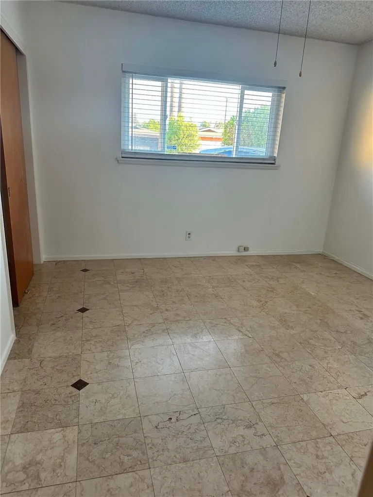 17458 Fontlee Lane Fontana, CA 92335