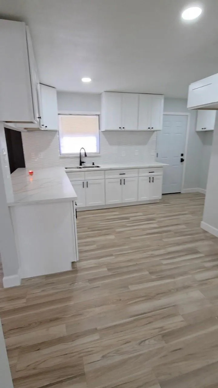 5126 Kingsbury Street Houston, TX 77021