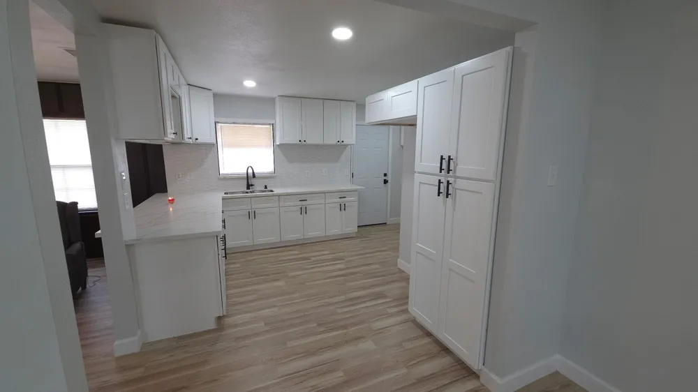 5126 Kingsbury Street Houston, TX 77021