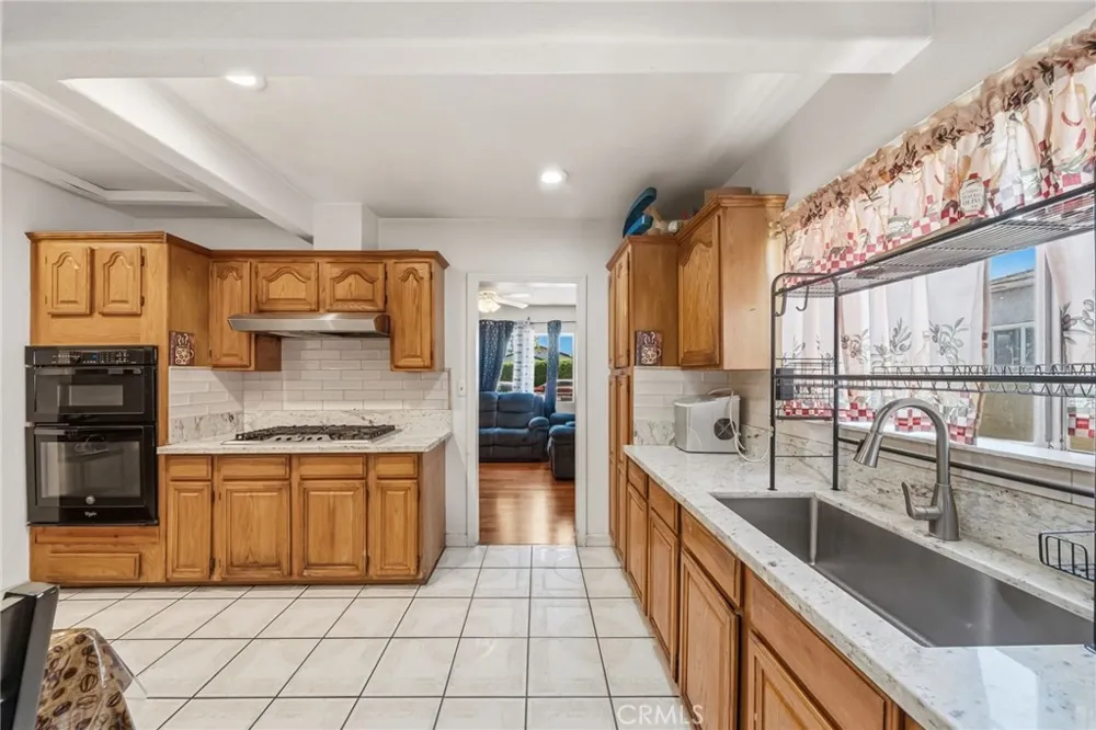4035 Beck Bell, CA 90201