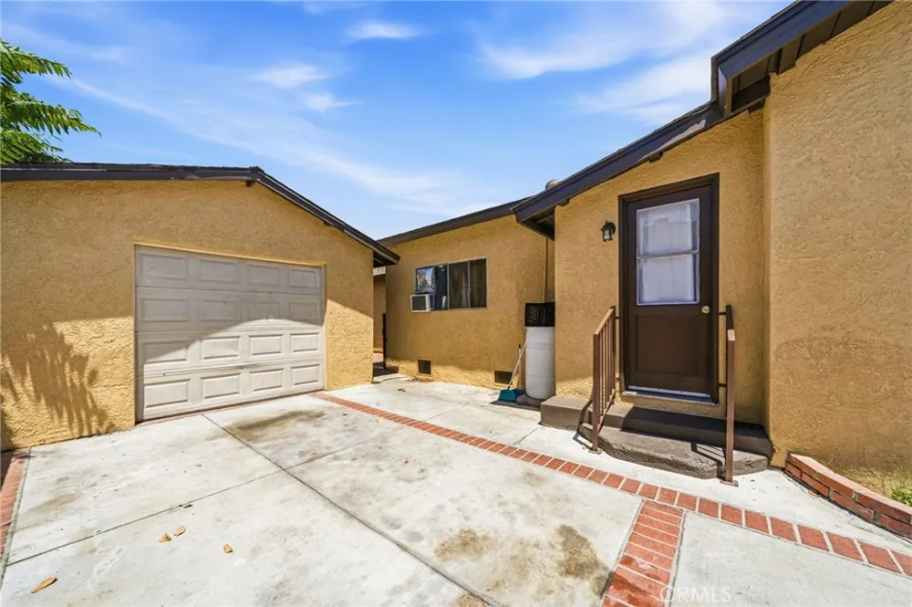 4035 Beck Bell, CA 90201