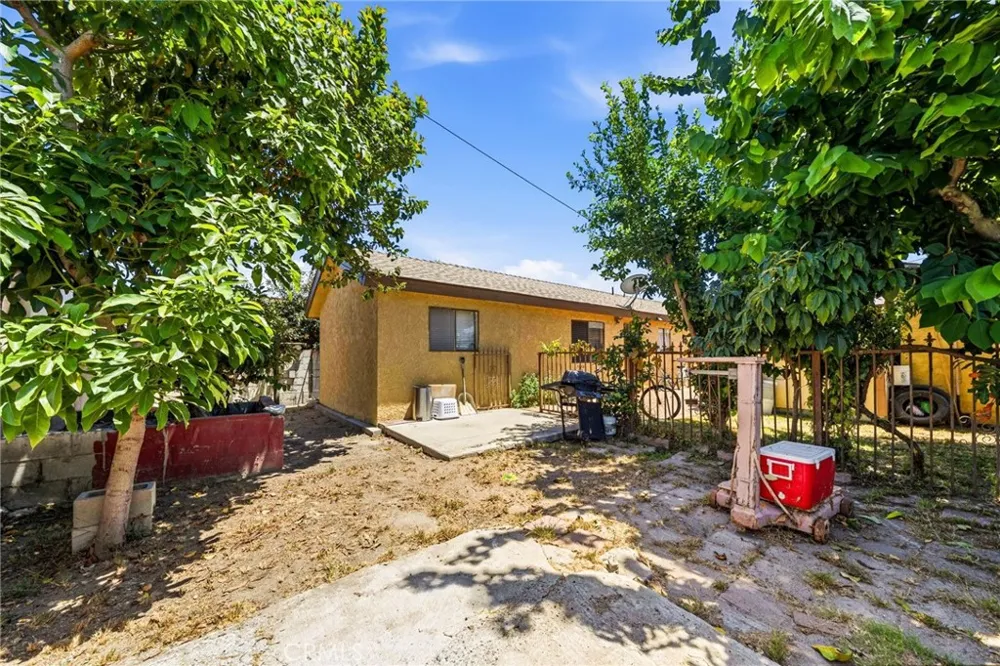 4035 Beck Bell, CA 90201