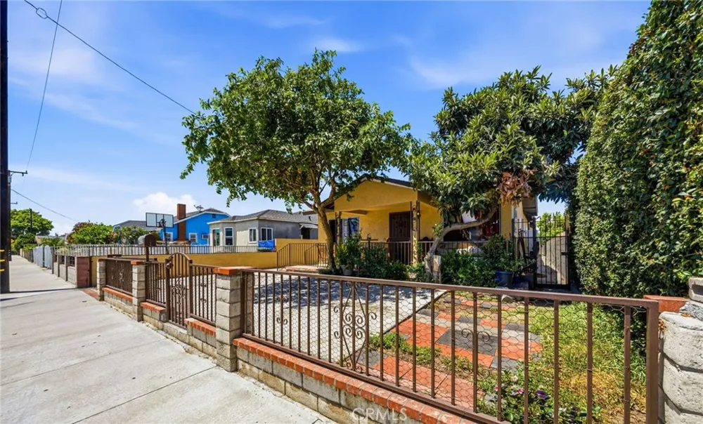 4035 Beck Bell, CA 90201