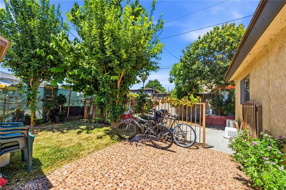4035 Beck Bell, CA 90201