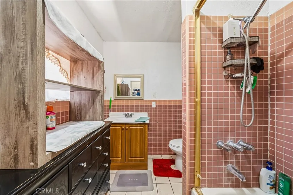 4035 Beck Bell, CA 90201