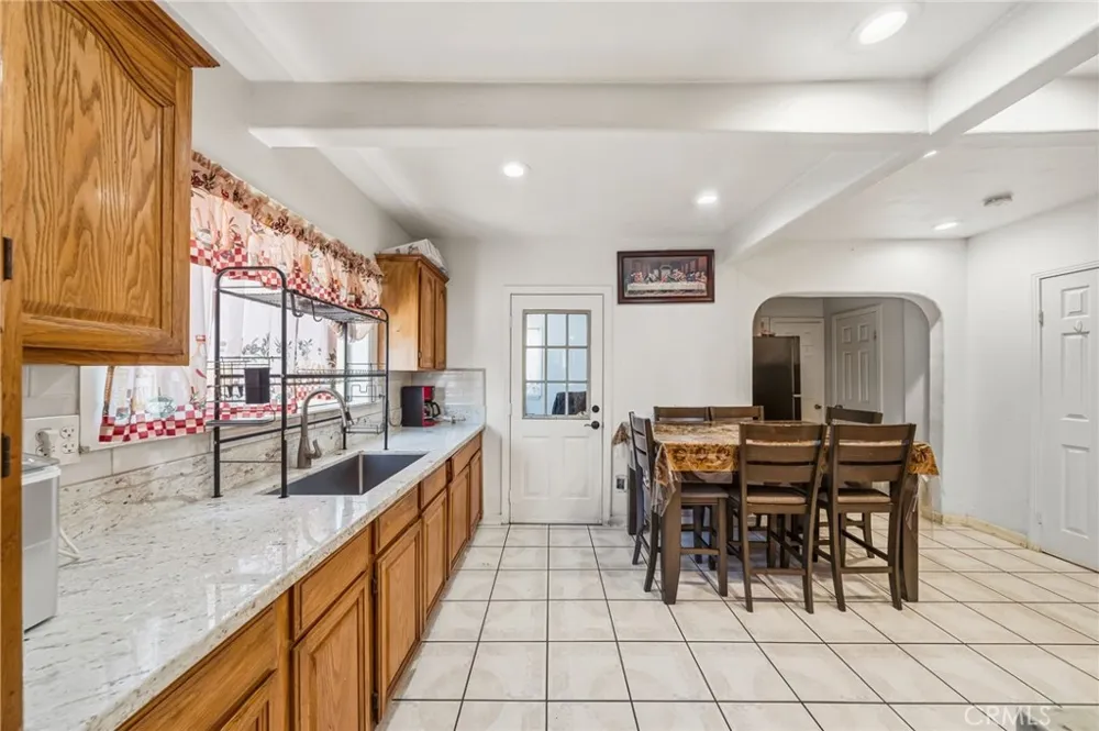 4035 Beck Bell, CA 90201