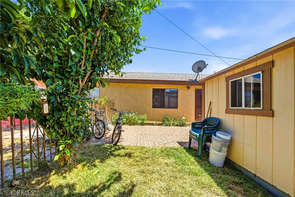 4035 Beck Bell, CA 90201