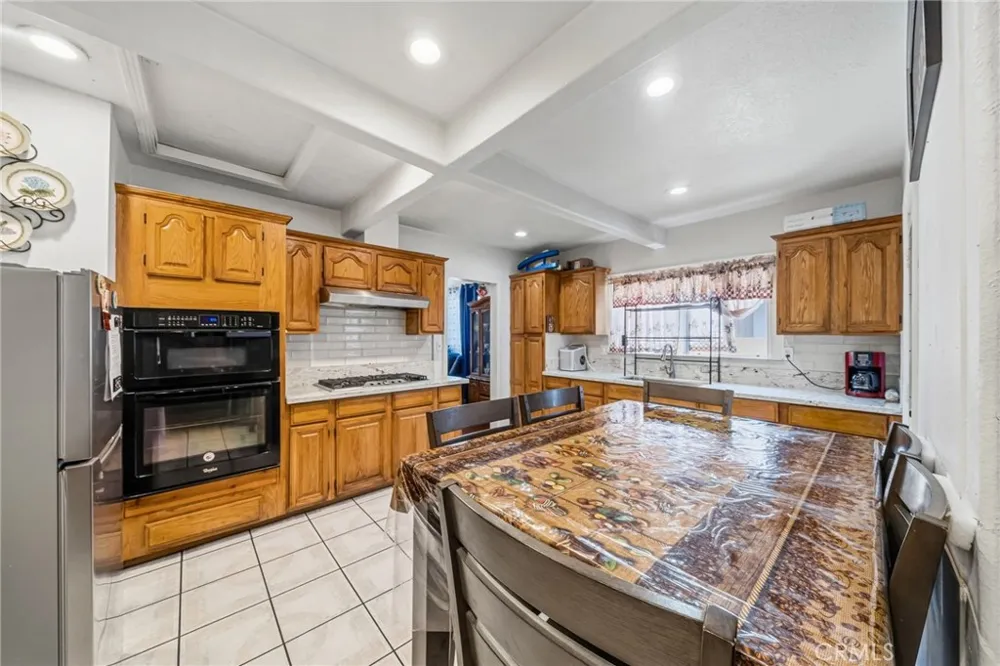 4035 Beck Bell, CA 90201