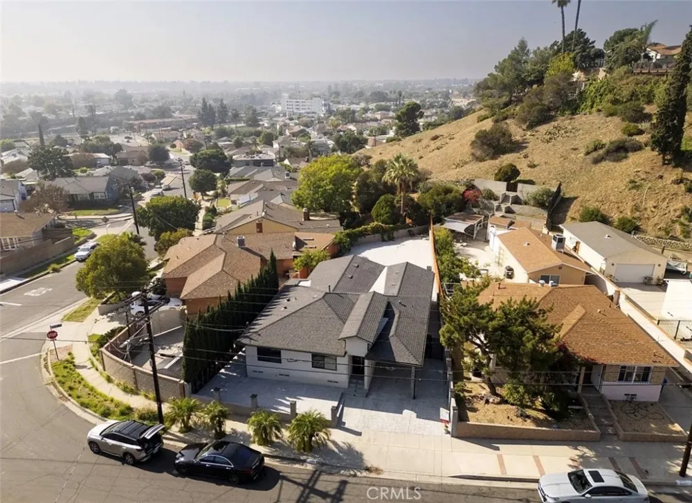 8369 Vine Valley Los Angeles, CA 91352