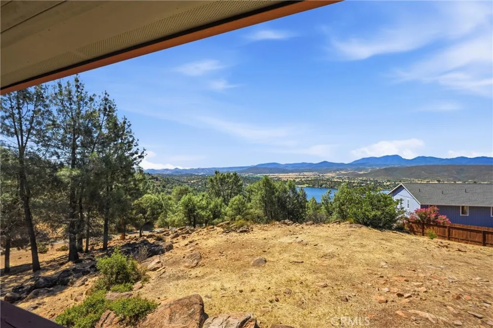 16547 Crescent Court Hidden Valley Lake, CA 95467