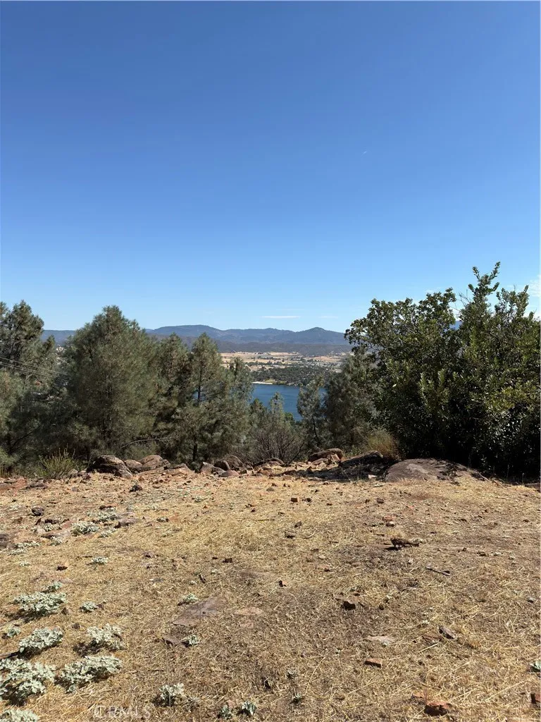 16547 Crescent Court Hidden Valley Lake, CA 95467