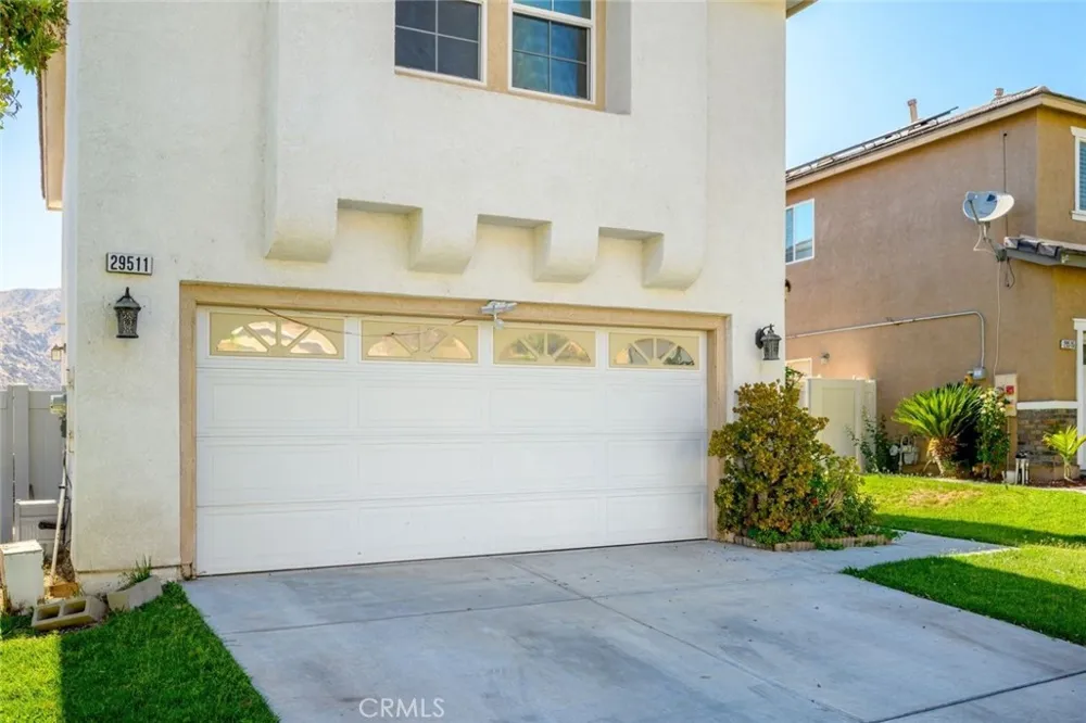 29511 Dana Court Canyon Country, CA 91387