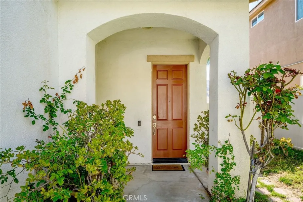 29511 Dana Court Canyon Country, CA 91387