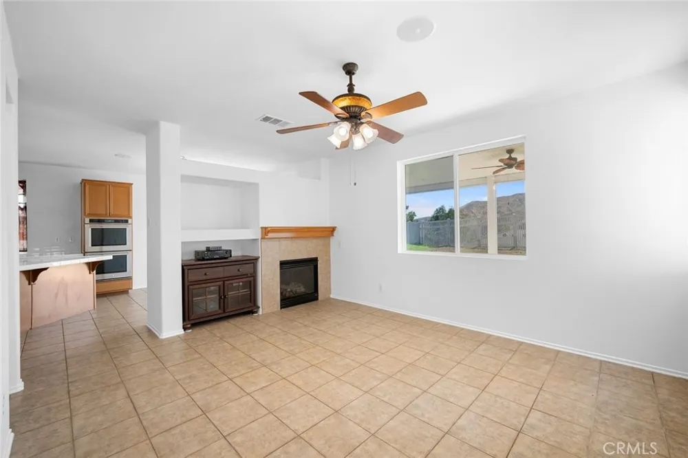 29511 Dana Court Canyon Country, CA 91387