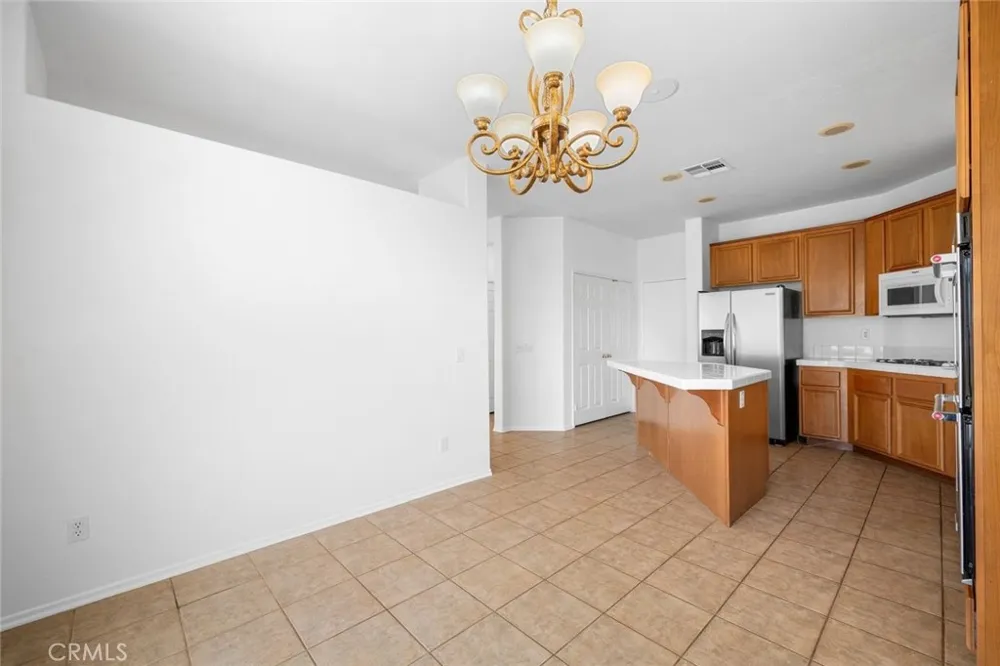 29511 Dana Court Canyon Country, CA 91387