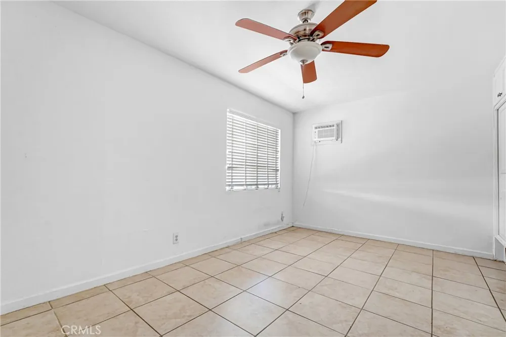 2734 Desert Rosamond, CA 93560