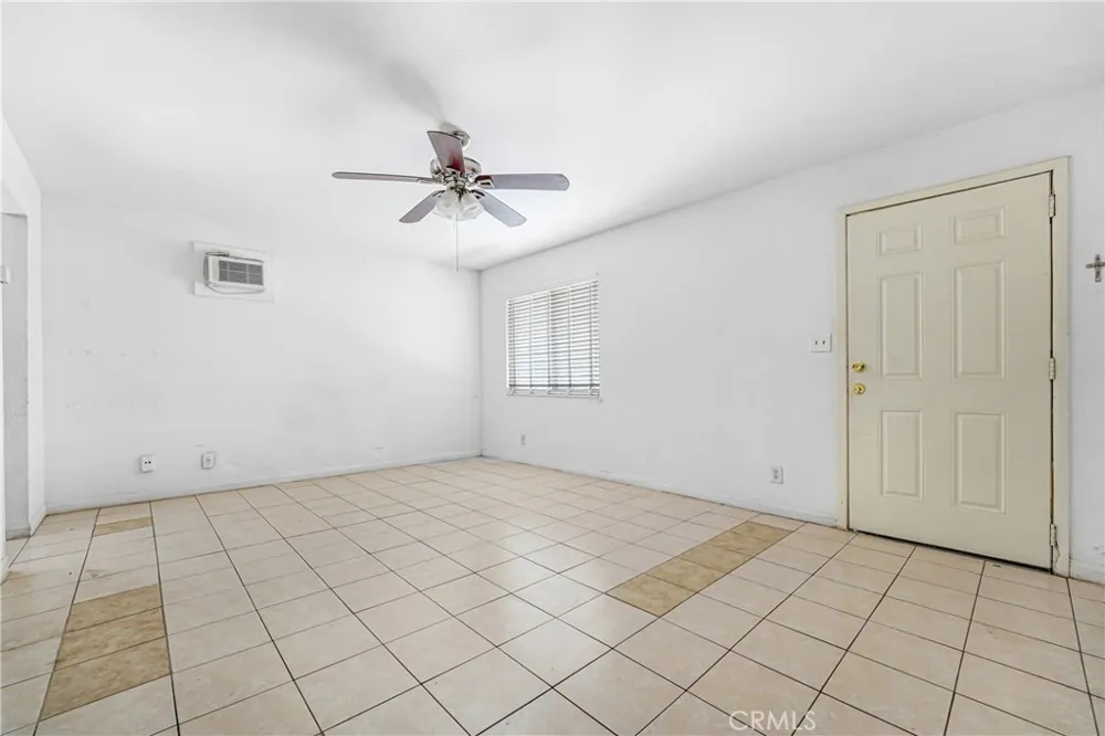 2734 Desert Rosamond, CA 93560