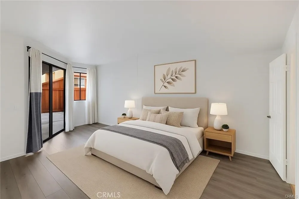 7211 Cozycroft #19 Winnetka, CA 91306