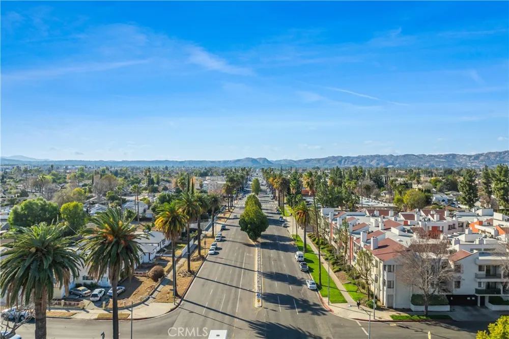 7211 Cozycroft #19 Winnetka, CA 91306