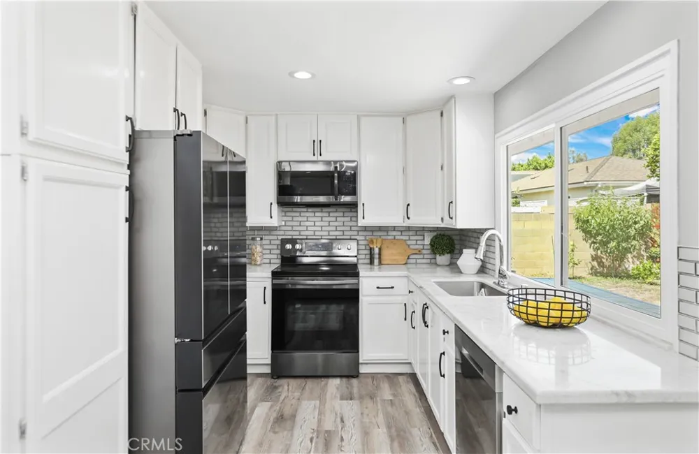 22121 Padova Laguna Hills, CA 92653
