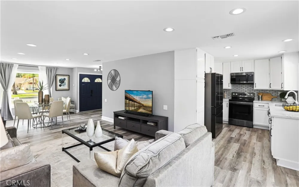 22121 Padova Laguna Hills, CA 92653