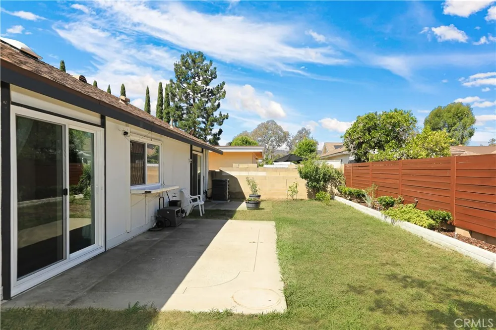 22121 Padova Laguna Hills, CA 92653