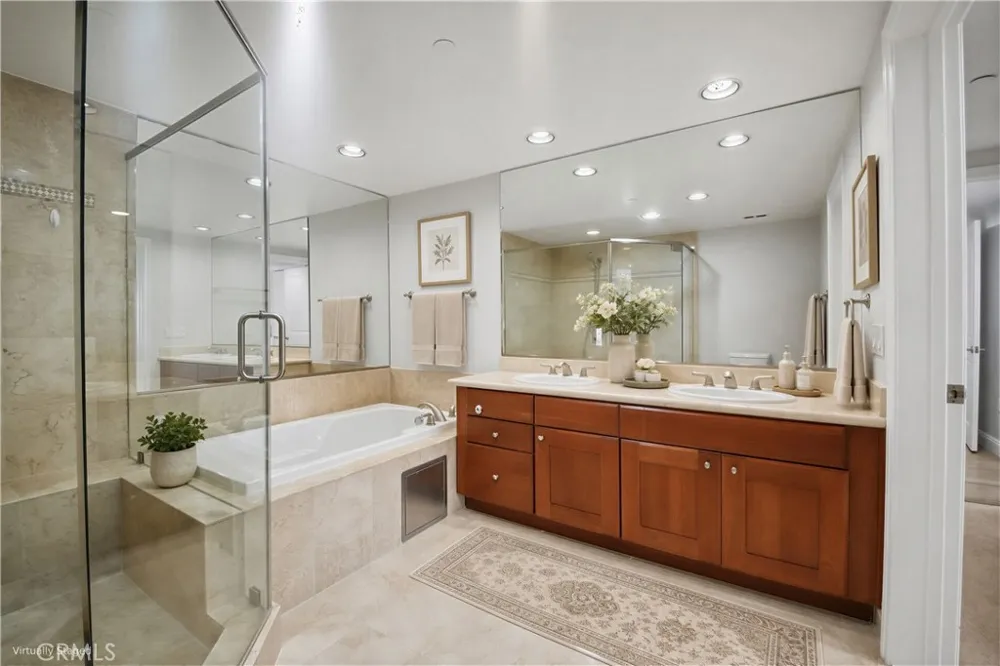 1878 Greenfield Avenue #204 Los Angeles, CA 90025