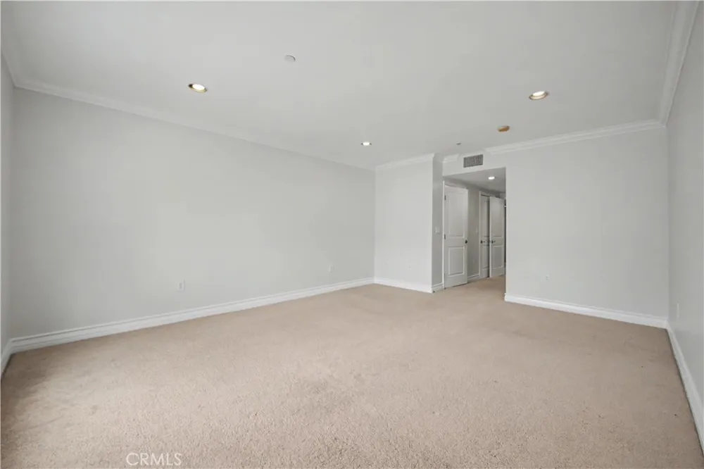 1878 Greenfield Avenue #204 Los Angeles, CA 90025