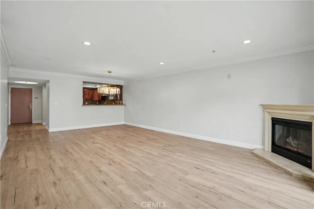 1878 Greenfield Avenue #204 Los Angeles, CA 90025