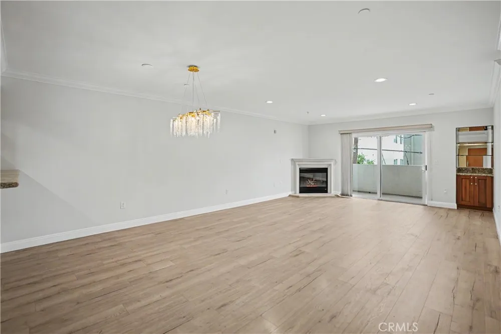 1878 Greenfield Avenue #204 Los Angeles, CA 90025
