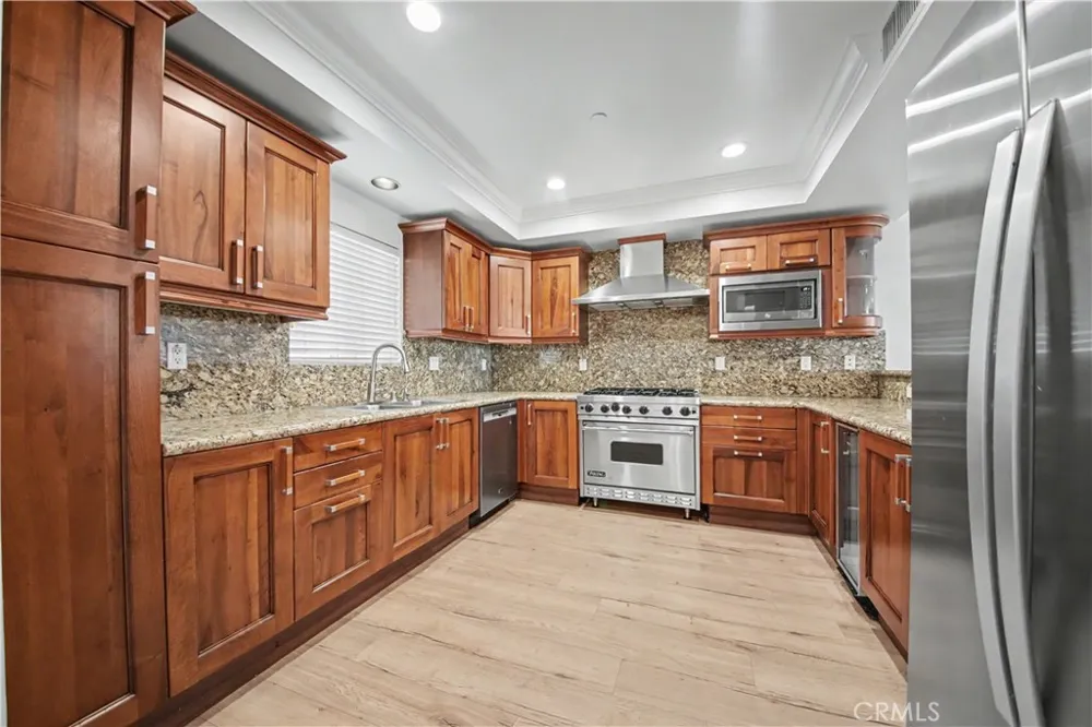 1878 Greenfield Avenue #204 Los Angeles, CA 90025