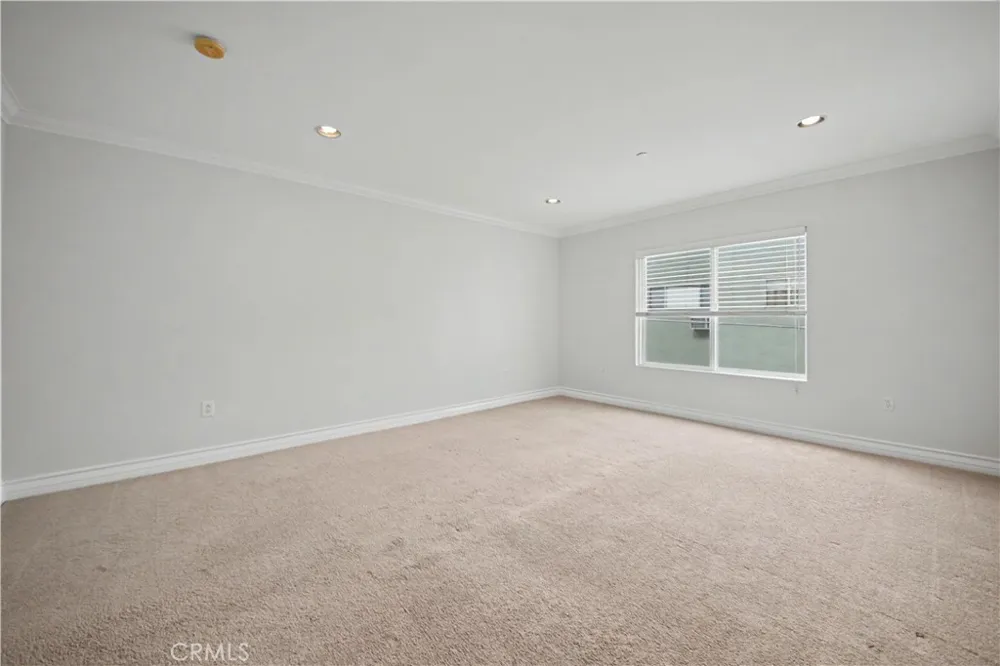 1878 Greenfield Avenue #204 Los Angeles, CA 90025