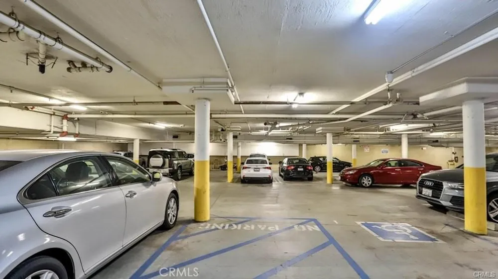 1878 Greenfield Avenue #204 Los Angeles, CA 90025