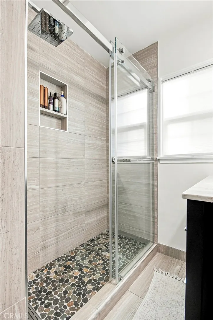 2142 E Chevy Chase Glendale, CA 91206