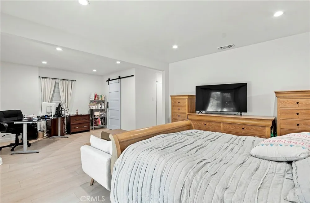 2142 E Chevy Chase Glendale, CA 91206