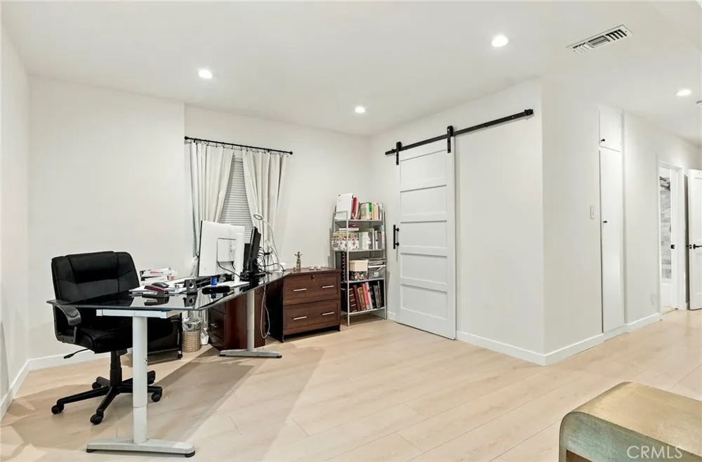 2142 E Chevy Chase Glendale, CA 91206