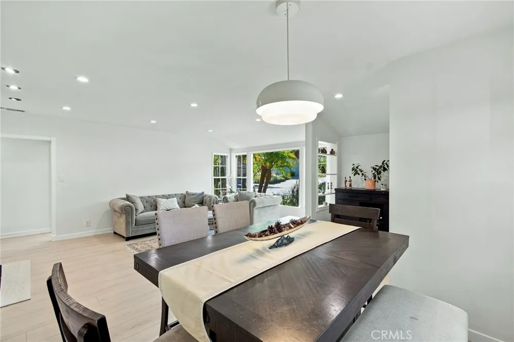 2142 E Chevy Chase Glendale, CA 91206