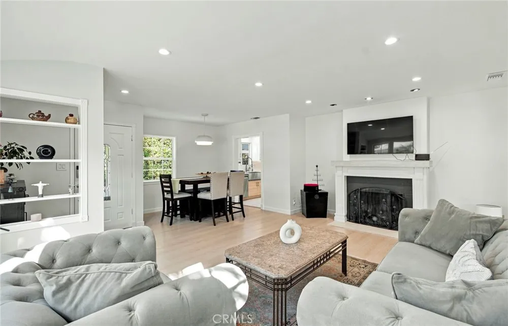 2142 E Chevy Chase Glendale, CA 91206